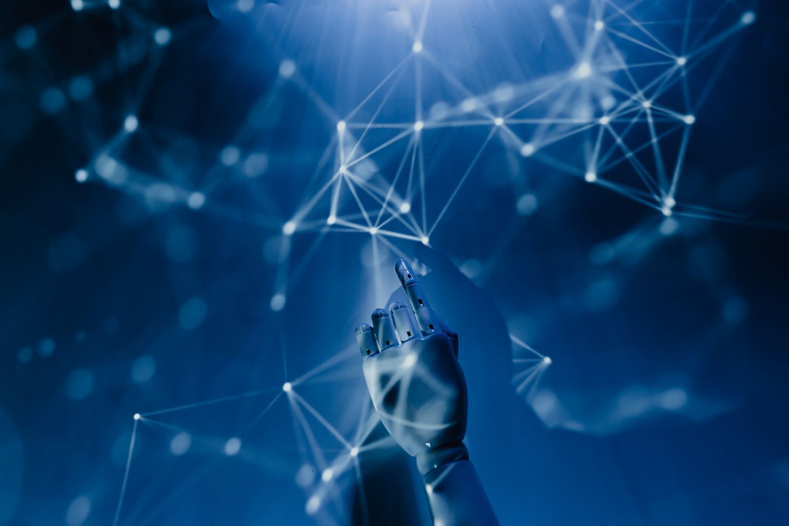 Robotarm die een digitaal netwerk aanraakt — AI voor bol.com verkopers