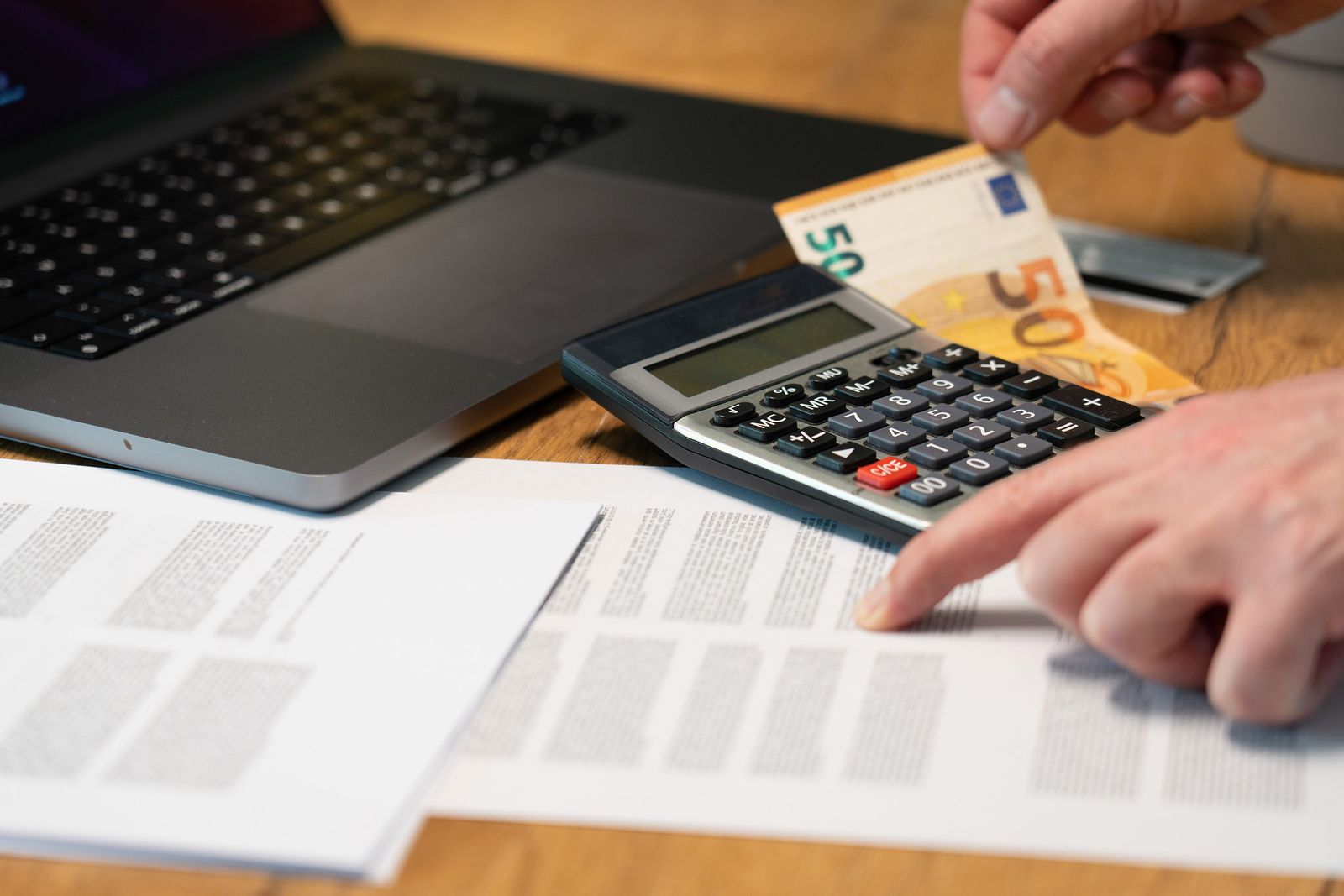 Winst-en-verliesoverzicht per product met omzet, commissie, advertentiekosten en nettowinst